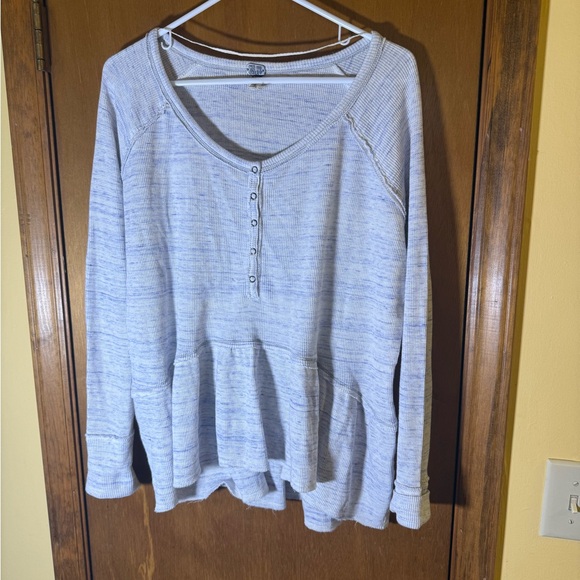 Free People We the Free Coastline Thermal Henley Peplum Tunic Top in a Gray/Blue - Picture 2 of 8